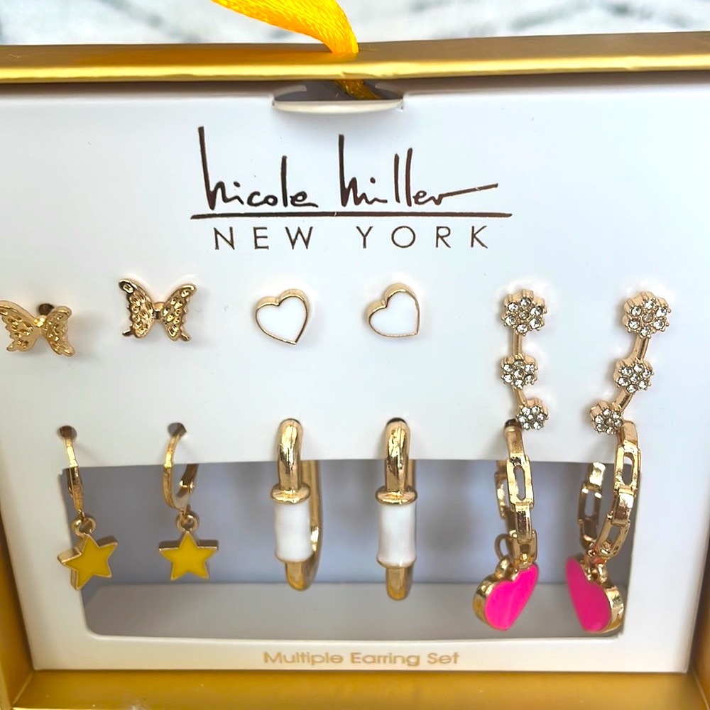 💖Nicole Miller Earrings Set💖